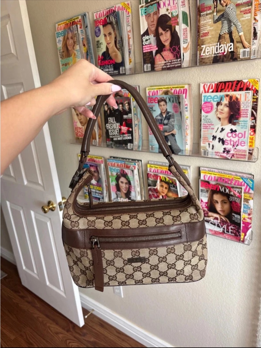 Vintage Gucci GG Canvas Shoulder Bag - Brown Monogram Y2K Zip Purse